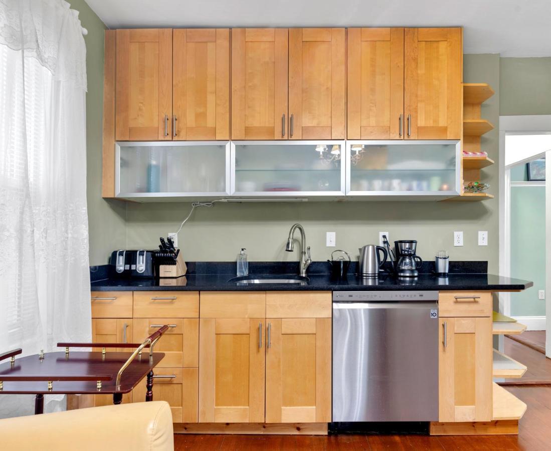 Bright & Spacious 2Br Apartment, Mins From Downtown Boston, Parking Luaran gambar